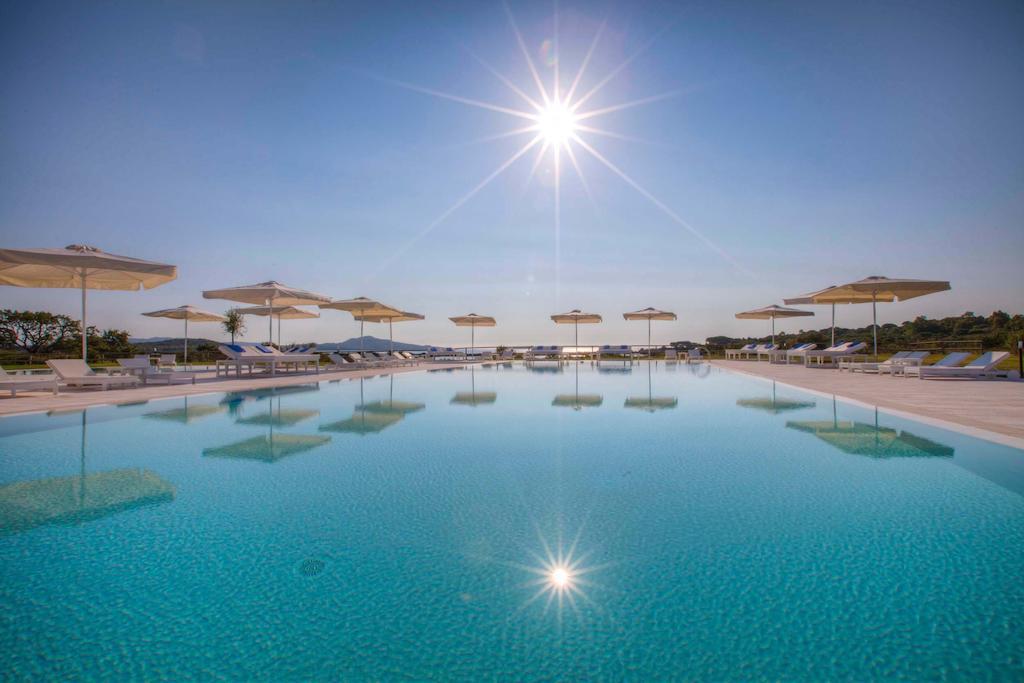 Paradise Resort And Spa サン・テオドーロ エクステリア 写真